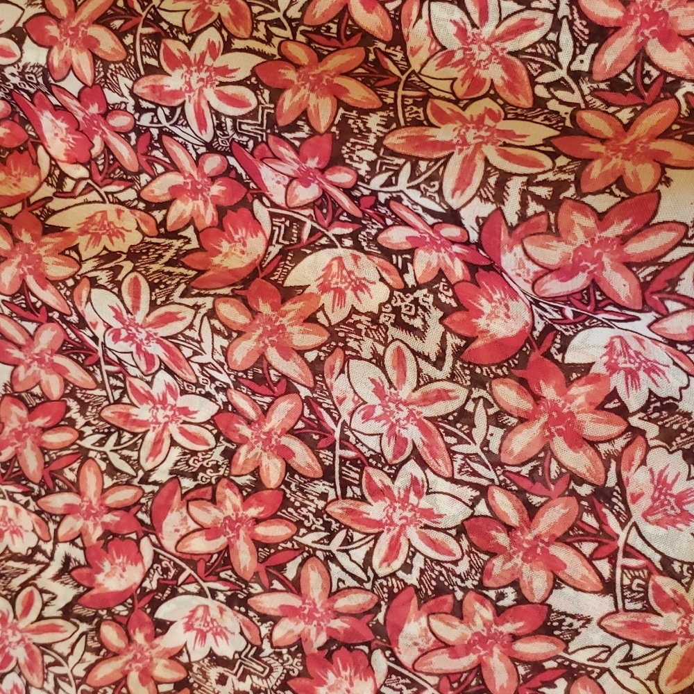 Women's size Medium floral tank top, pink lilies - Picture 9 of 10